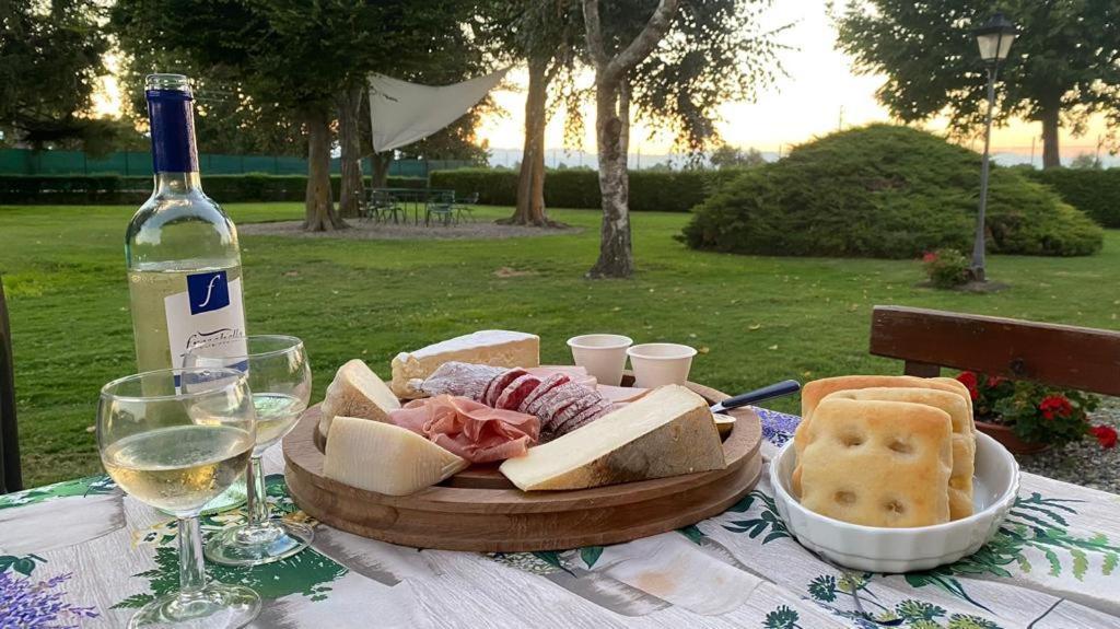 Bed & Breakfast Cascina La Barona *
