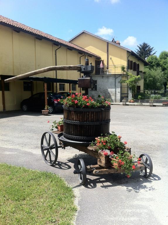 Bed & Breakfast Cascina La Barona *